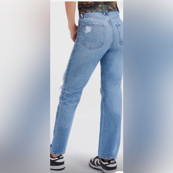 NWT Good American Good Boy
Distressed Indigo Jeans Size 15 - Picture 3 of 11